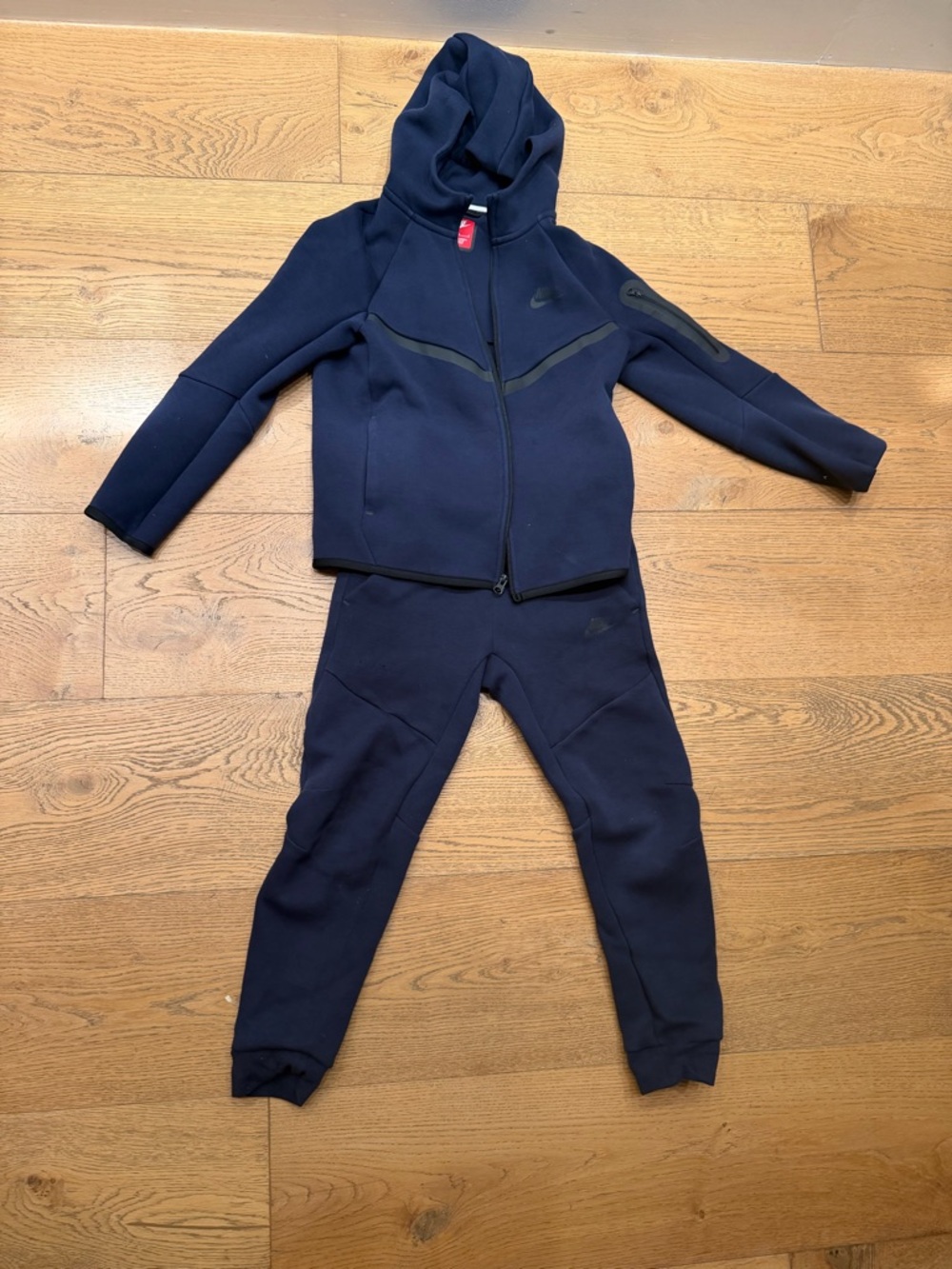 Nike Tech Navy Full-Zip Hoodie. Boys. Large top and medium bottom
